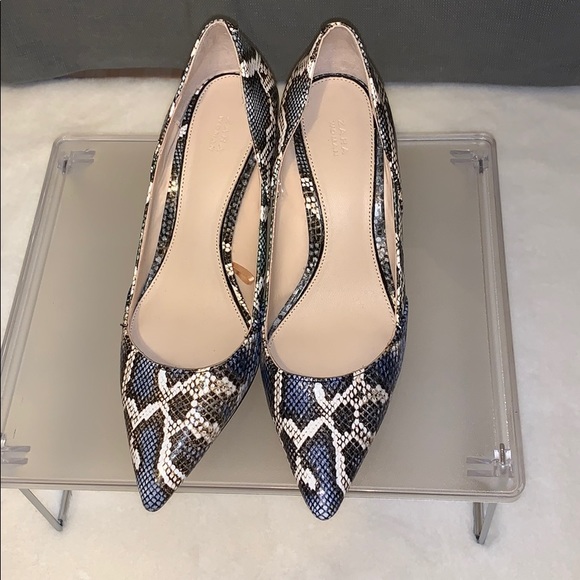 Zara Woman Snakeskin Heels size 38. Never worn - Picture 5 of 10